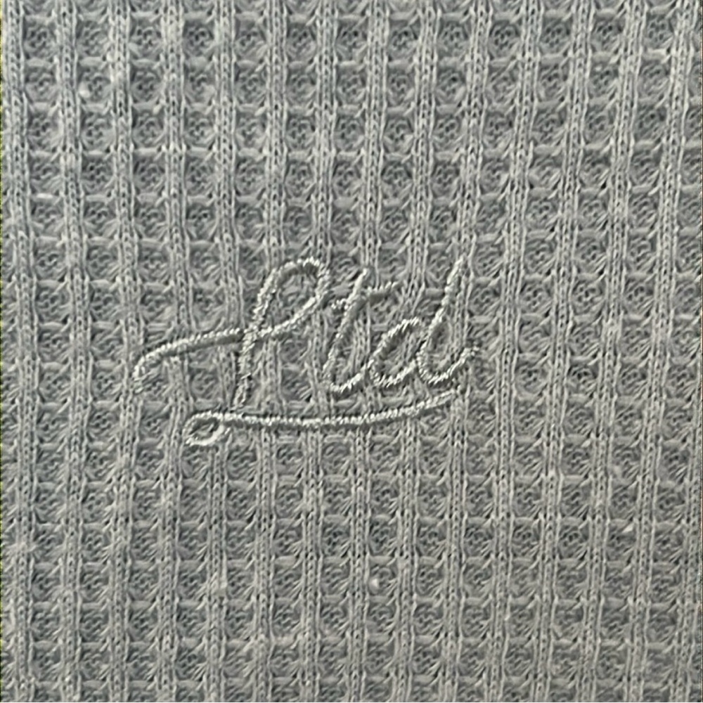 TeamLTD. Women's Grey Crop Waffle Top - Picture 3 of 6
